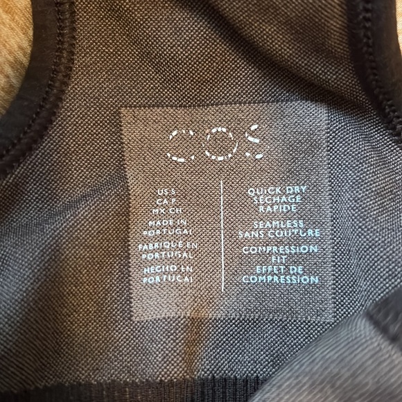 COS Sports Bra - Picture 5 of 6